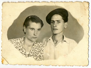 genç adam ve genç kadın