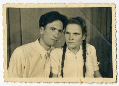 genç adam ve genç kadın