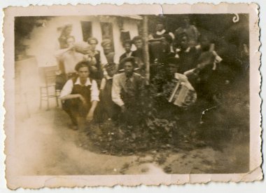 ülkenin müzisyenleri