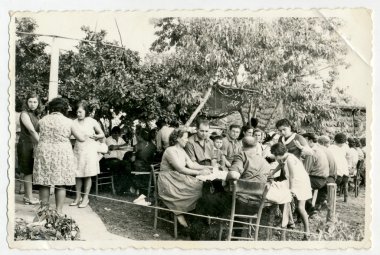 köylüler ile düğün kutlama