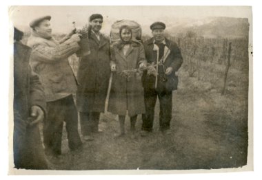 kadın ve erkek üzüm hasat kutlama