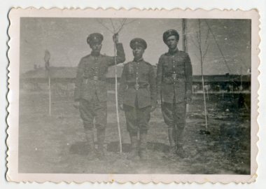 bir üç bilinmeyen asker fotoğrafı