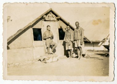 Grup üç asker