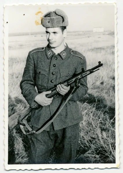 Soldado com uma arma — Fotografia de Stock