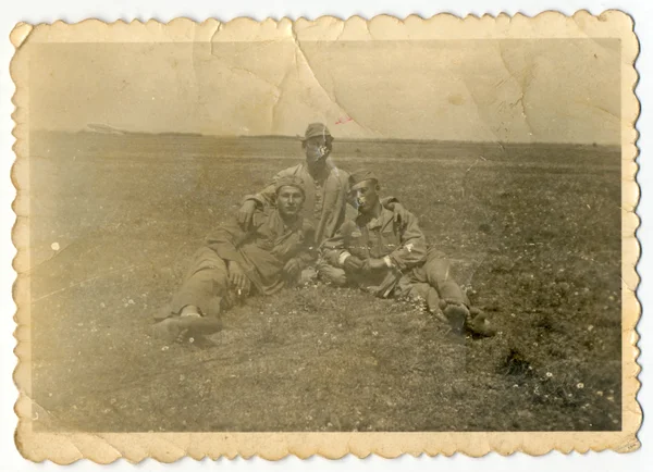 Three young soldiers — Stock Photo, Image