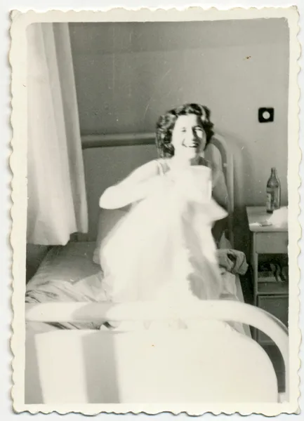 Femme à l'hôpital — Photo