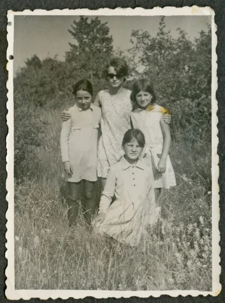 çocuk ve genç kadın gurup