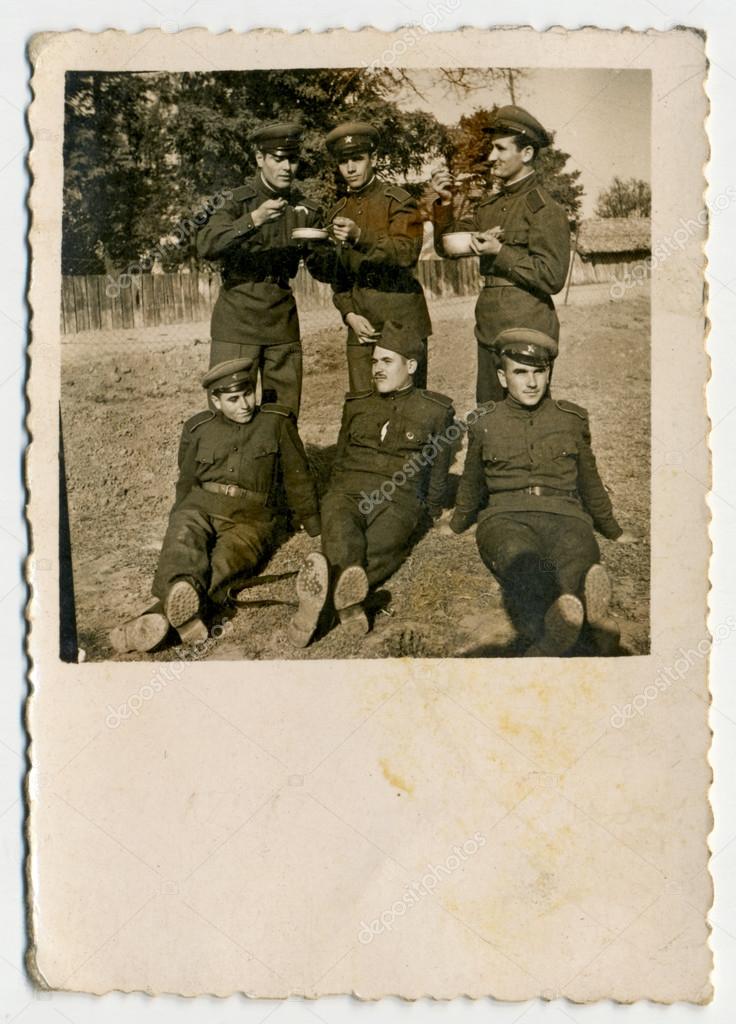 Group of soldiers