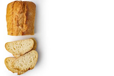 dilimlenmiş ekmek beyaz arka plan üzerinde izole üst görünüm