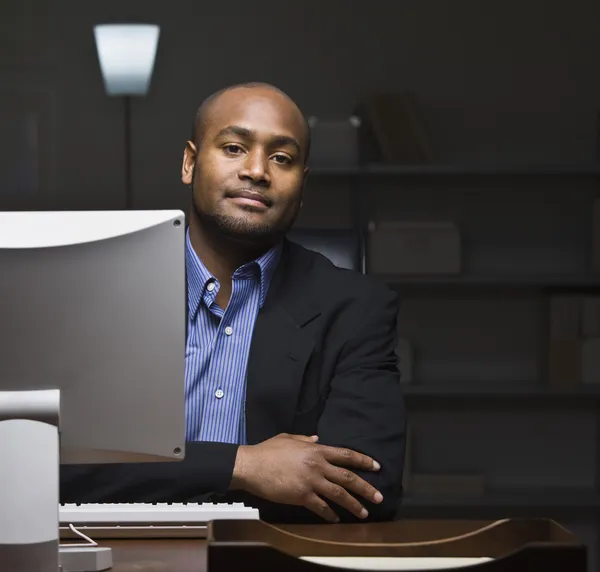 Man at Computer Desk — Stock Photo, Image