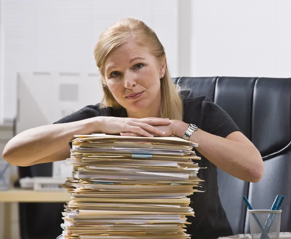 Woman with Paperwork — Stock Photo, Image