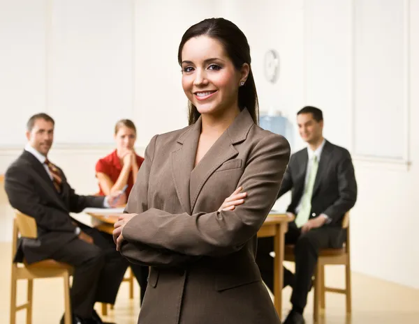 Mujer de negocios sonriendo — Foto de Stock