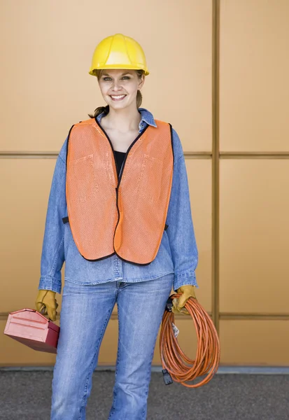 Joven trabajadora de construcción —  Fotos de Stock