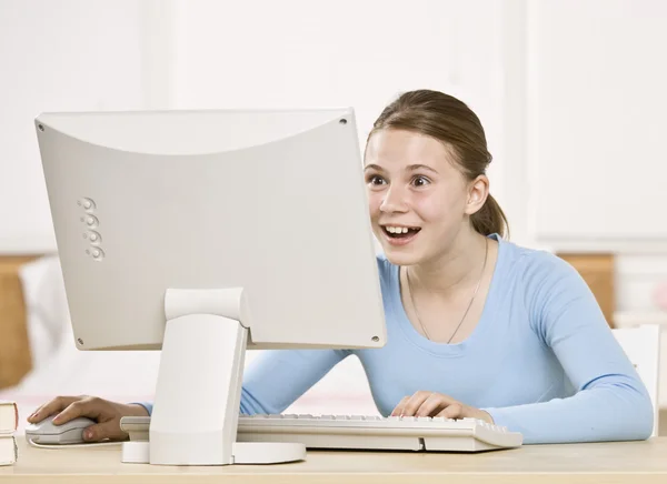 Young Girl on Computer — Stock Photo, Image