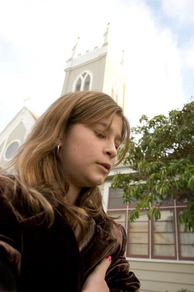 An attractive pre-teen girl — Stock Photo, Image