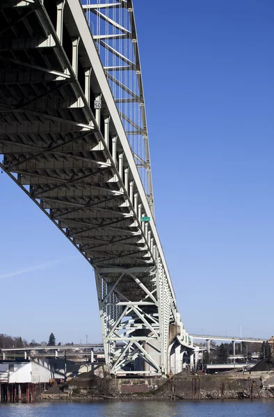 オレゴン州ポートランドでフリーモント橋 — ストック写真