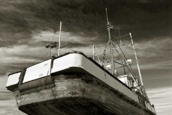 Połów Łódka, suchym doku — Zdjęcie stockowe