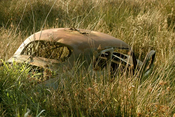 Wrecked Car, Field — Stock Photo, Image