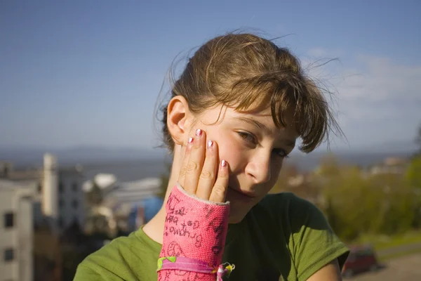 Maggie with Pink Cast — Stock Photo, Image