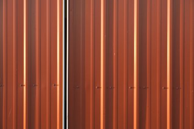 oluklu metal kırmızı arka plan