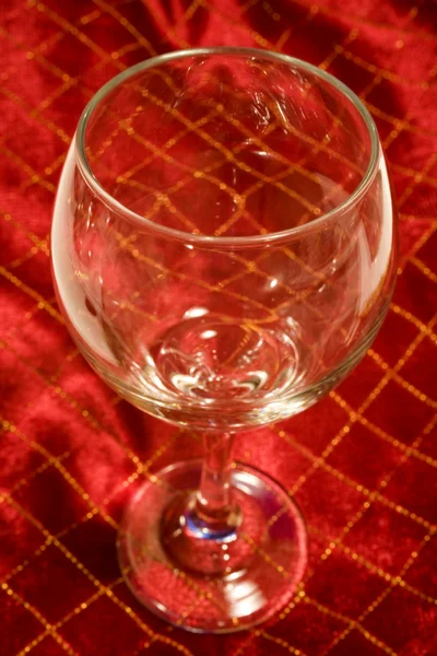 Piros karácsonyi terítő üveg bor — Stock Fotó