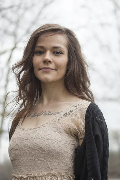 Portrait of Beautiful Young Woman with Brown Hair — Stock Photo, Image