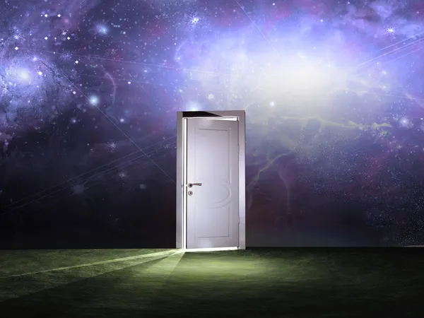 Дверний отвір перед космічним небом Стокове Фото