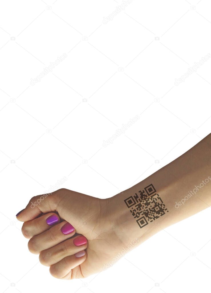 The woman shows the qr code with the word 
