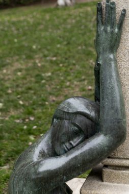 Dikey klasik heykelin uyku