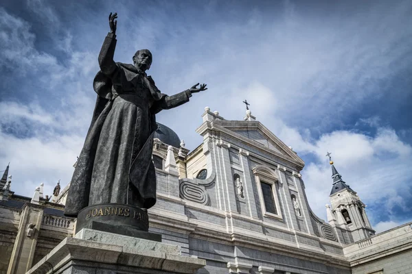 Almudena-katedralen — Stockfoto