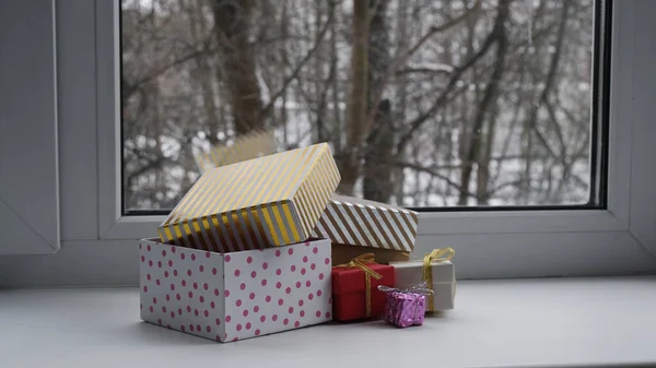 Primer Plano Cajas Regalo Alféizar Ventana —  Fotos de Stock