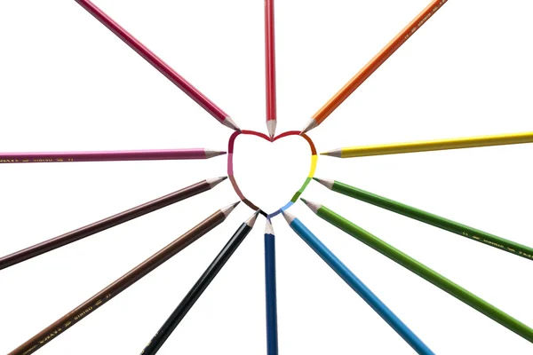 kalp tüm renklerle boyalı