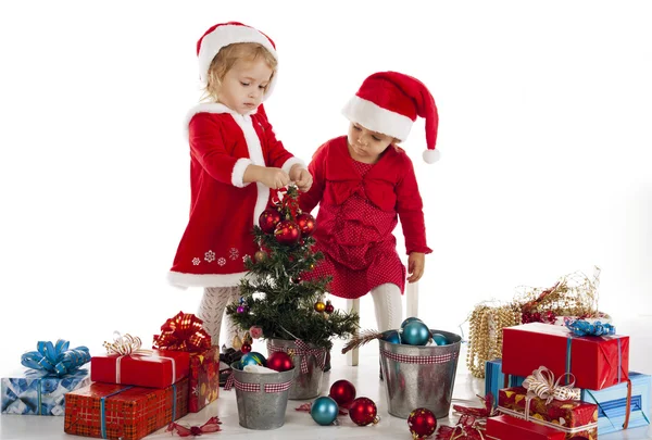 Dos felices ayudantes de santa — Foto de Stock