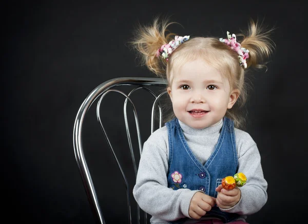 Porträt eines kleinen Mädchens mit — Stockfoto