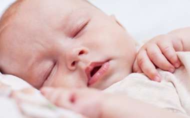 Tatlı bebek uyuyor.