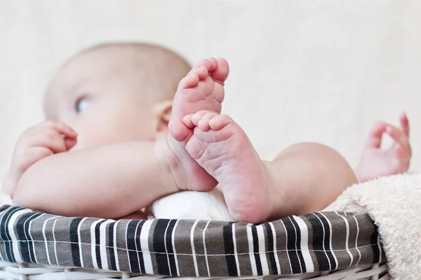 Benen van de baby — Stockfoto