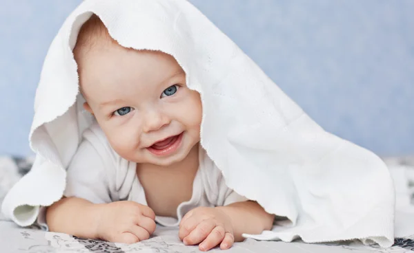 Gelukkig babyjongen — Stockfoto