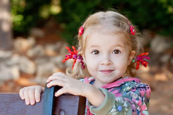 Retrato adorável menina — Fotografia de Stock