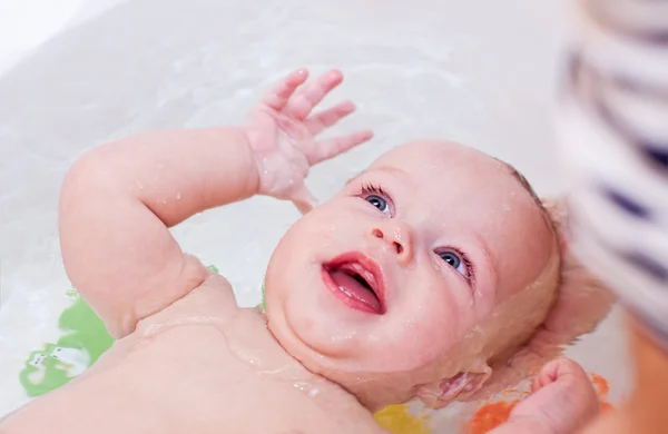 Mutlu banyo bebek — Stok fotoğraf