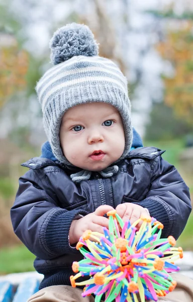 Portret van een schattige baby jongen — Stockfoto
