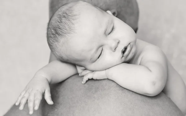 Niedliches Baby schläft — Stockfoto