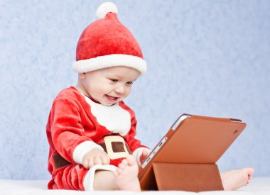 mutlu Noel yardımcı erkek bebek
