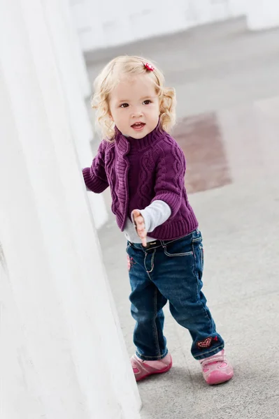 Pretty charming toddler girl playing — Stock Photo, Image