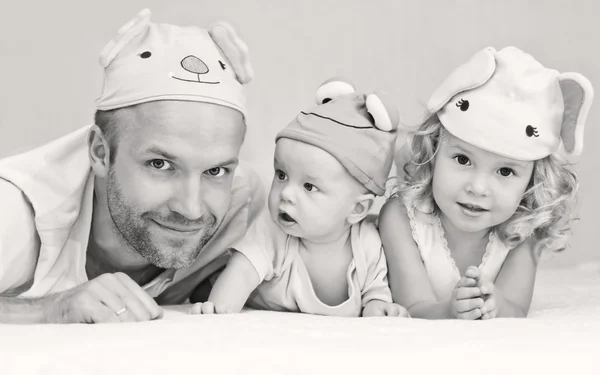 Happy dad with children — Stock Photo, Image