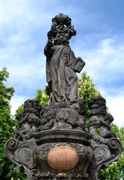 Estatua de San Cajetán en el Puente de Carlos — Foto de Stock