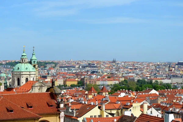 Dächer von Prag — Stockfoto