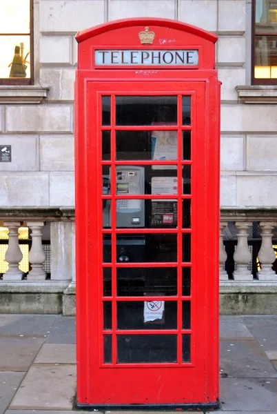 Cabina de teléfono rojo —  Fotos de Stock