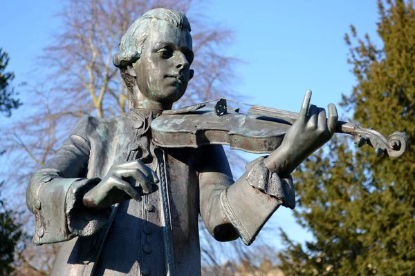 Uma estátua de Mozart — Fotografia de Stock