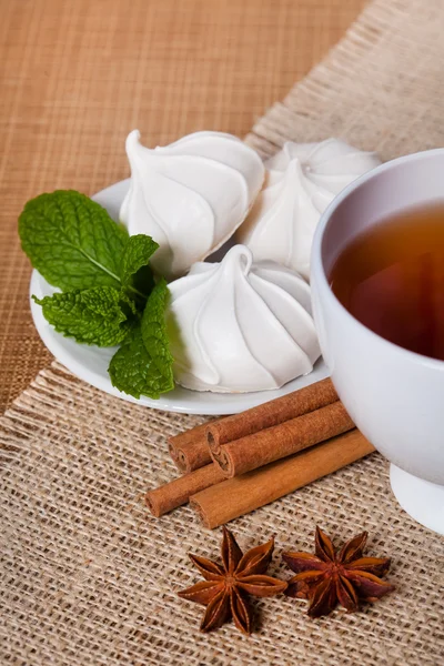 Mint herbal tea with cookies — Stock Photo, Image