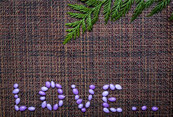 Aftelkalender voor Valentijnsdag kaart met geglazuurde snoepjes — Stockfoto